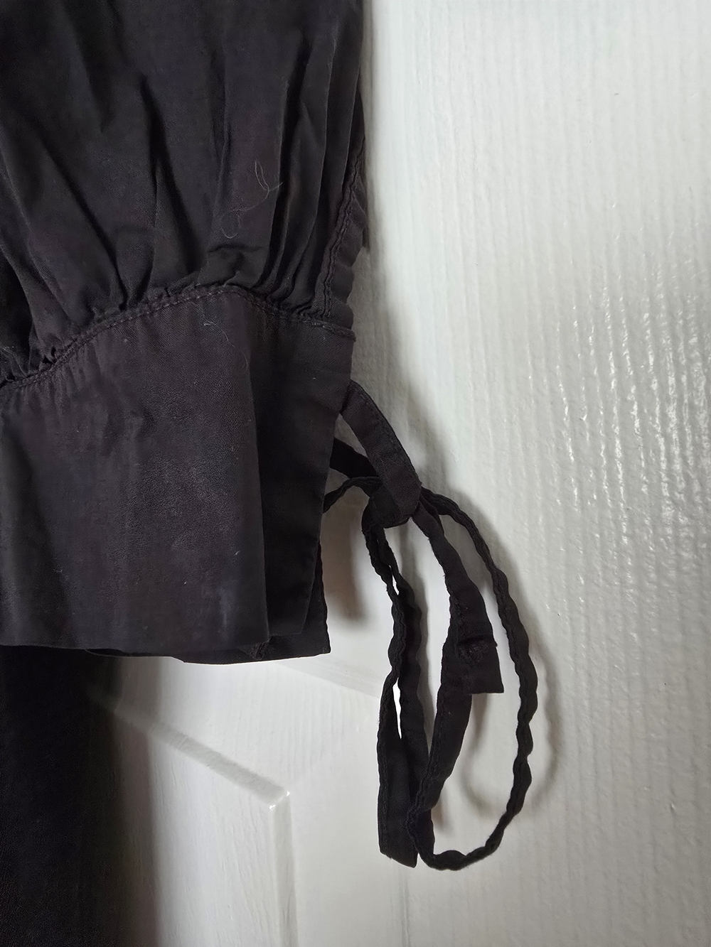 NATION LTD Kimberly Black Mixed Media Tie Puff Sleeve V-Neck Top XS - Picture 7 of 10